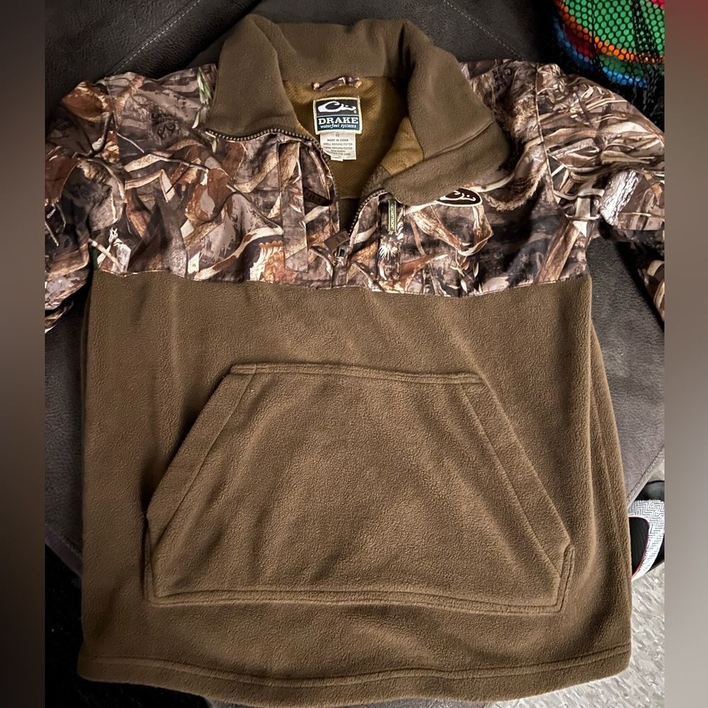 Drake Pullover Boy’s size 12 camo